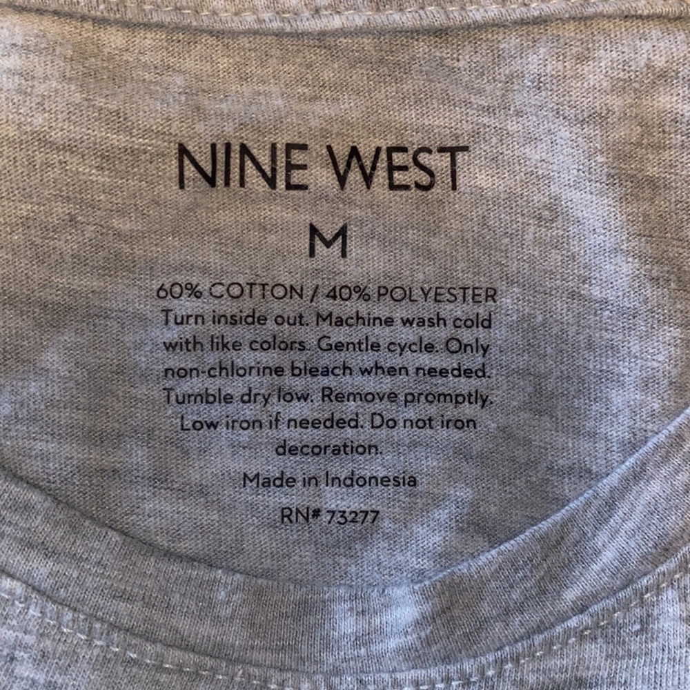 Love more t-shirt. - Picture 4 of 4
